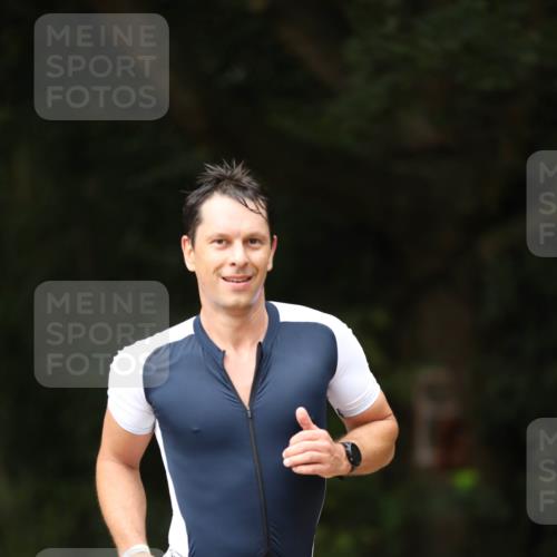 30.08.2026 - Elbe Triathlon Hamburg Antke Förster http://msf.ph/oto/10100225 30.08.2026 11:03:03 Laufen 656 meine-sportfotos.de