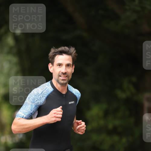 30.08.2026 - Elbe Triathlon Hamburg Antke Förster http://msf.ph/oto/10100241 30.08.2026 11:03:14 Laufen 3, 3, 698 meine-sportfotos.de