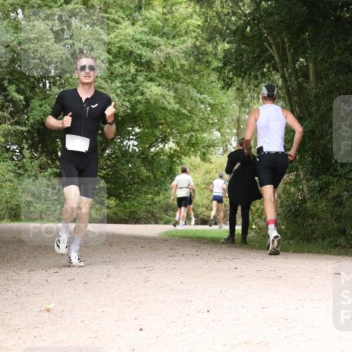30.08.2026 - Elbe Triathlon Hamburg Antke Förster http://msf.ph/oto/10100256 30.08.2026 11:07:02 Laufen  meine-sportfotos.de