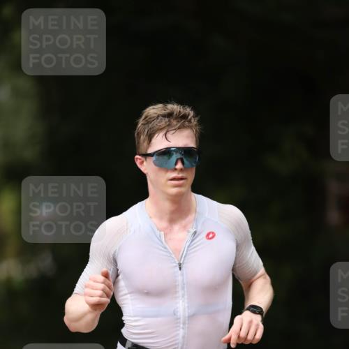30.08.2026 - Elbe Triathlon Hamburg Antke Förster http://msf.ph/oto/10100275 30.08.2026 11:03:27 Laufen 1008 meine-sportfotos.de