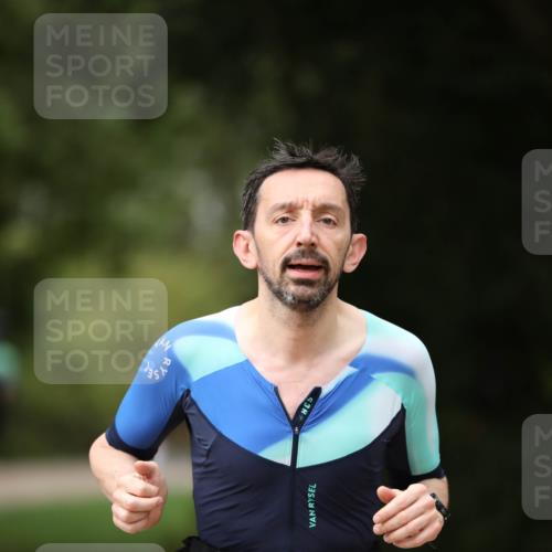 30.08.2026 - Elbe Triathlon Hamburg Antke Förster http://msf.ph/oto/10100281 30.08.2026 11:03:29 Laufen 3, 648 meine-sportfotos.de