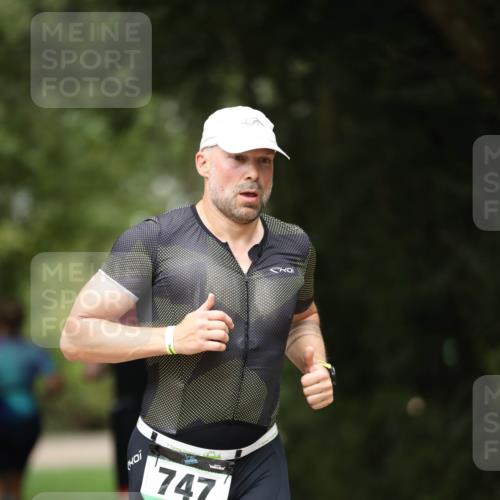 30.08.2026 - Elbe Triathlon Hamburg Antke Förster http://msf.ph/oto/10100293 30.08.2026 11:03:38 Laufen 7, 747 meine-sportfotos.de