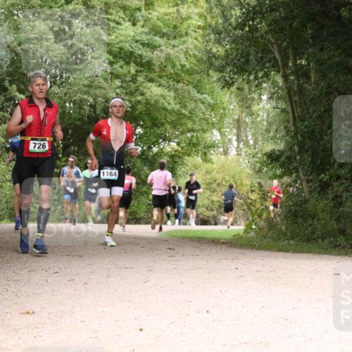 30.08.2026 - Elbe Triathlon Hamburg Antke Förster http://msf.ph/oto/10100338 30.08.2026 11:07:57 Laufen 726, 1164 meine-sportfotos.de