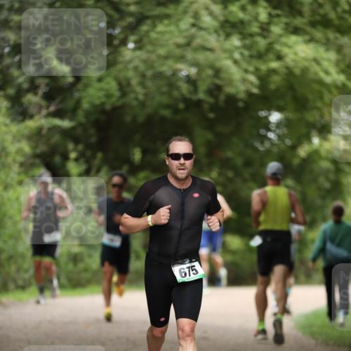 30.08.2026 - Elbe Triathlon Hamburg Antke Förster http://msf.ph/oto/10100361 30.08.2026 11:04:26 Laufen 675 meine-sportfotos.de