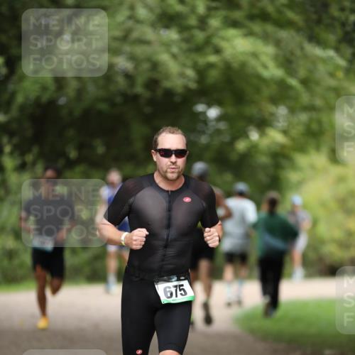30.08.2026 - Elbe Triathlon Hamburg Antke Förster http://msf.ph/oto/10100363 30.08.2026 11:04:27 Laufen 675 meine-sportfotos.de