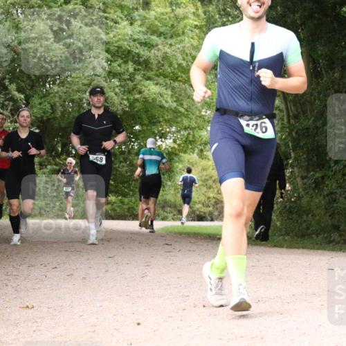 30.08.2026 - Elbe Triathlon Hamburg Antke Förster http://msf.ph/oto/10100364 30.08.2026 11:08:09 Laufen 575, 68, 26 meine-sportfotos.de