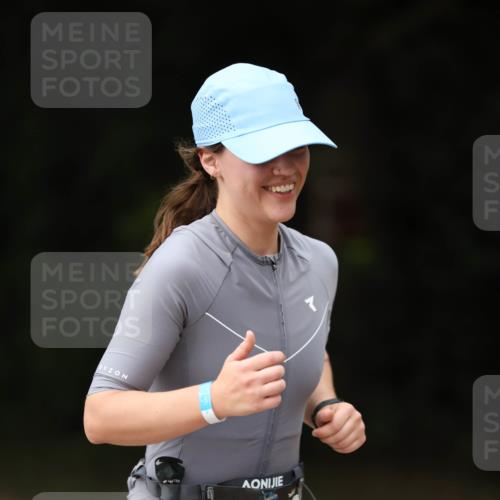 30.08.2026 - Elbe Triathlon Hamburg Antke Förster http://msf.ph/oto/10100405 30.08.2026 11:04:43 Laufen 7, 40, 2, 1, 863 meine-sportfotos.de