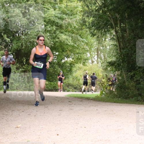 30.08.2026 - Elbe Triathlon Hamburg Antke Förster http://msf.ph/oto/10100436 30.08.2026 11:08:50 Laufen 302 meine-sportfotos.de