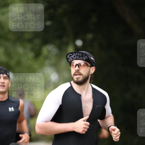 30.08.2026 - Elbe Triathlon Hamburg Antke Förster http://msf.ph/oto/10100437 30.08.2026 11:05:10 Laufen 495 meine-sportfotos.de