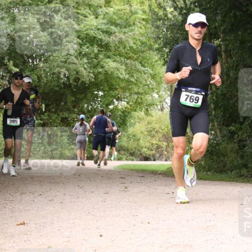 30.08.2026 - Elbe Triathlon Hamburg Antke Förster http://msf.ph/oto/10100504 30.08.2026 11:09:50 Laufen 395, 769 meine-sportfotos.de