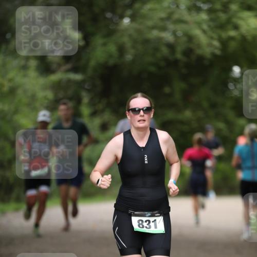 30.08.2026 - Elbe Triathlon Hamburg Antke Förster http://msf.ph/oto/10100505 30.08.2026 11:06:24 Laufen 90, 831, 2 meine-sportfotos.de