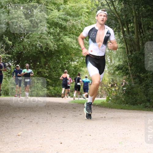 30.08.2026 - Elbe Triathlon Hamburg Antke Förster http://msf.ph/oto/10100530 30.08.2026 11:10:06 Laufen 612 meine-sportfotos.de
