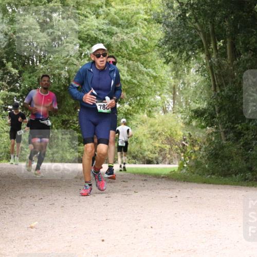 30.08.2026 - Elbe Triathlon Hamburg Antke Förster http://msf.ph/oto/10100546 30.08.2026 11:10:16 Laufen 78 meine-sportfotos.de