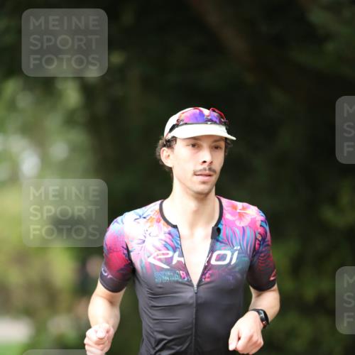 30.08.2026 - Elbe Triathlon Hamburg Antke Förster http://msf.ph/oto/10100553 30.08.2026 11:06:53 Laufen 633 meine-sportfotos.de