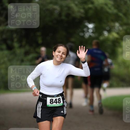 30.08.2026 - Elbe Triathlon Hamburg Antke Förster http://msf.ph/oto/10100555 30.08.2026 11:06:55 Laufen 848 meine-sportfotos.de