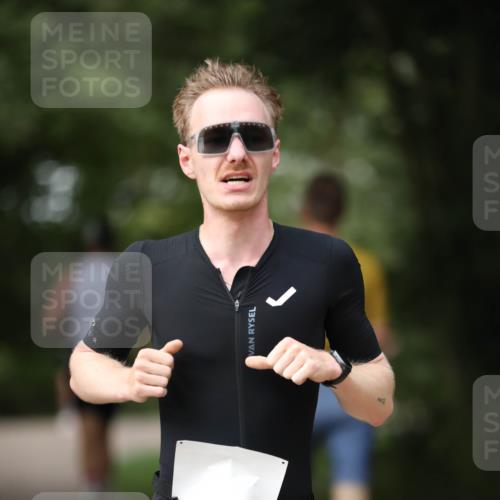 30.08.2026 - Elbe Triathlon Hamburg Antke Förster http://msf.ph/oto/10100567 30.08.2026 11:07:03 Laufen  meine-sportfotos.de