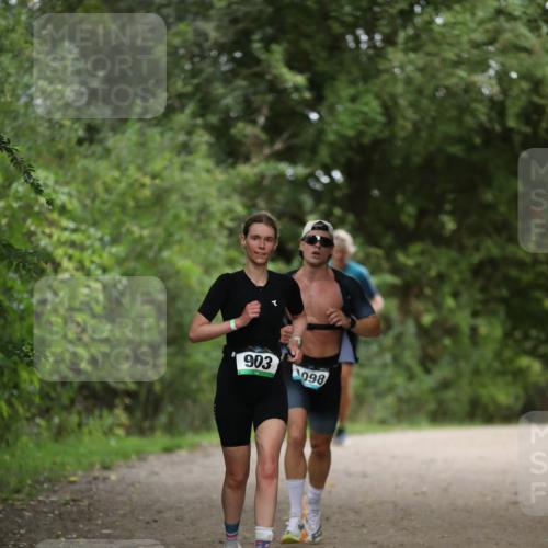 30.08.2026 - Elbe Triathlon Hamburg Antke Förster http://msf.ph/oto/10100571 30.08.2026 11:07:14 Laufen 903, 098 meine-sportfotos.de