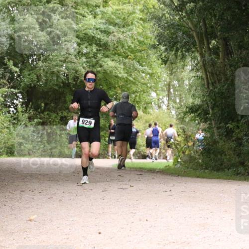 30.08.2026 - Elbe Triathlon Hamburg Antke Förster http://msf.ph/oto/10100572 30.08.2026 11:10:29 Laufen 929 meine-sportfotos.de