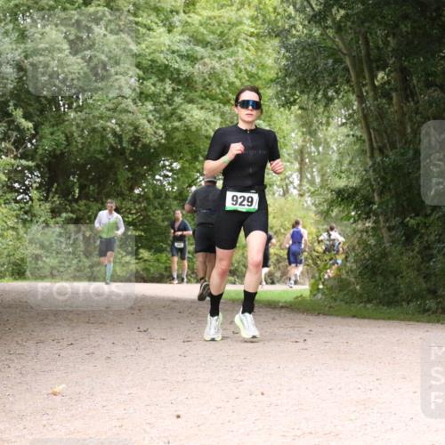 30.08.2026 - Elbe Triathlon Hamburg Antke Förster http://msf.ph/oto/10100574 30.08.2026 11:10:30 Laufen 929 meine-sportfotos.de