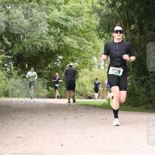 30.08.2026 - Elbe Triathlon Hamburg Antke Förster http://msf.ph/oto/10100576 30.08.2026 11:10:31 Laufen 929 meine-sportfotos.de
