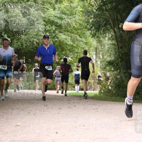 30.08.2026 - Elbe Triathlon Hamburg Antke Förster http://msf.ph/oto/10100591 30.08.2026 11:10:45 Laufen 750, 093, 560 meine-sportfotos.de