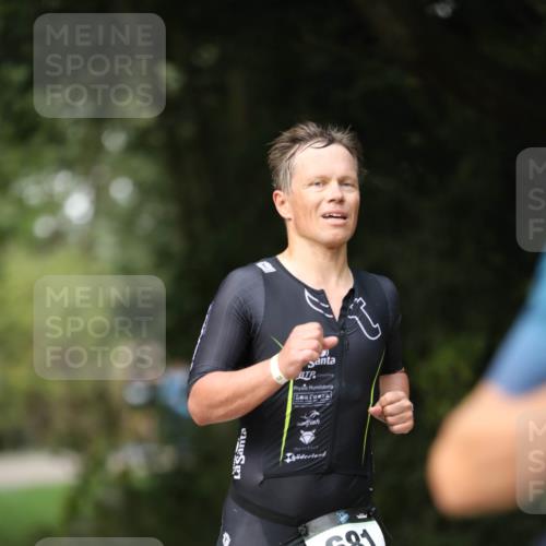 30.08.2026 - Elbe Triathlon Hamburg Antke Förster http://msf.ph/oto/10100596 30.08.2026 11:07:26 Laufen 681 meine-sportfotos.de