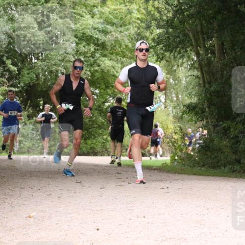 30.08.2026 - Elbe Triathlon Hamburg Antke Förster http://msf.ph/oto/10100611 30.08.2026 11:10:53 Laufen 611 meine-sportfotos.de