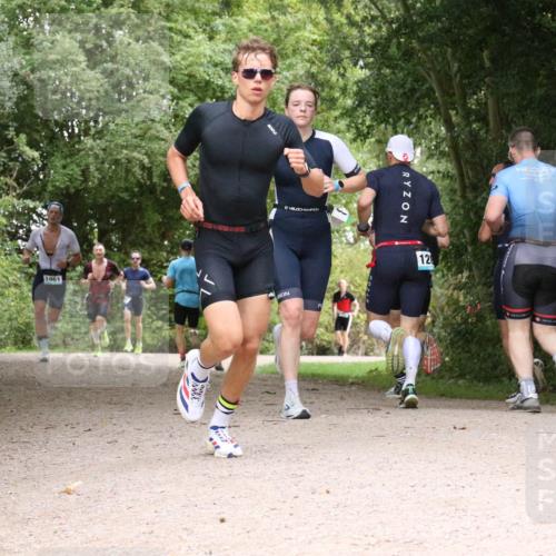 30.08.2026 - Elbe Triathlon Hamburg Antke Förster http://msf.ph/oto/10100623 30.08.2026 11:11:00 Laufen 1061, 12 meine-sportfotos.de