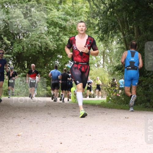 30.08.2026 - Elbe Triathlon Hamburg Antke Förster http://msf.ph/oto/10100635 30.08.2026 11:11:07 Laufen 697, 731, 197 meine-sportfotos.de