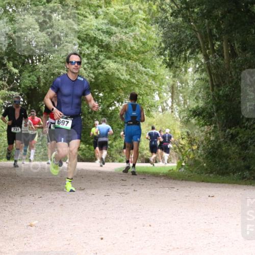 30.08.2026 - Elbe Triathlon Hamburg Antke Förster http://msf.ph/oto/10100637 30.08.2026 11:11:10 Laufen 697, 731 meine-sportfotos.de