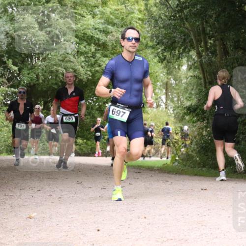 30.08.2026 - Elbe Triathlon Hamburg Antke Förster http://msf.ph/oto/10100639 30.08.2026 11:11:11 Laufen 731, 620, 697 meine-sportfotos.de