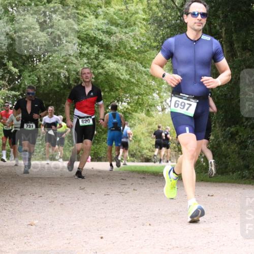 30.08.2026 - Elbe Triathlon Hamburg Antke Förster http://msf.ph/oto/10100641 30.08.2026 11:11:12 Laufen 731, 620, 697 meine-sportfotos.de