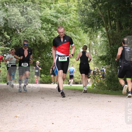 30.08.2026 - Elbe Triathlon Hamburg Antke Förster http://msf.ph/oto/10100643 30.08.2026 11:11:13 Laufen 643, 436, 731, 620 meine-sportfotos.de