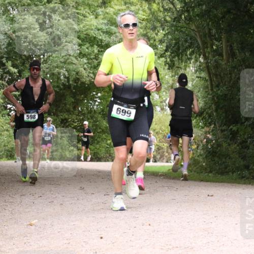 30.08.2026 - Elbe Triathlon Hamburg Antke Förster http://msf.ph/oto/10100667 30.08.2026 11:11:22 Laufen 598, 699 meine-sportfotos.de