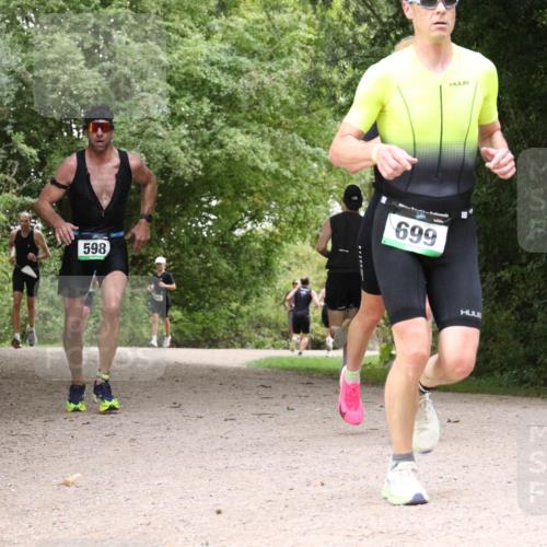 30.08.2026 - Elbe Triathlon Hamburg Antke Förster http://msf.ph/oto/10100669 30.08.2026 11:11:22 Laufen 598, 699 meine-sportfotos.de