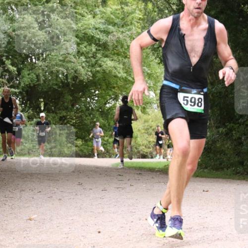 30.08.2026 - Elbe Triathlon Hamburg Antke Förster http://msf.ph/oto/10100673 30.08.2026 11:11:24 Laufen 598 meine-sportfotos.de