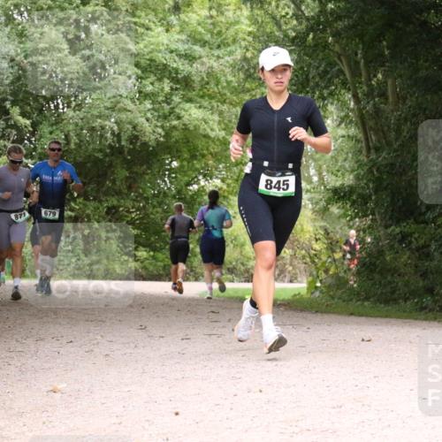 30.08.2026 - Elbe Triathlon Hamburg Antke Förster http://msf.ph/oto/10100685 30.08.2026 11:11:34 Laufen 845, 871, 679 meine-sportfotos.de