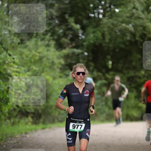 30.08.2026 - Elbe Triathlon Hamburg Antke Förster http://msf.ph/oto/10100692 30.08.2026 11:08:17 Laufen 977 meine-sportfotos.de