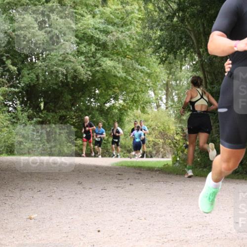 30.08.2026 - Elbe Triathlon Hamburg Antke Förster http://msf.ph/oto/10100699 30.08.2026 11:11:40 Laufen 573 meine-sportfotos.de