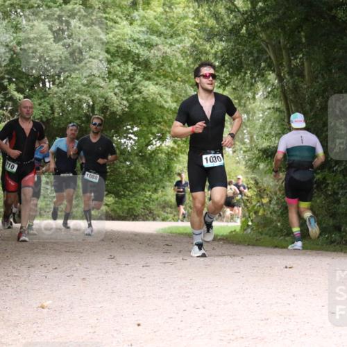 30.08.2026 - Elbe Triathlon Hamburg Antke Förster http://msf.ph/oto/10100705 30.08.2026 11:11:51 Laufen 710, 1088, 1030 meine-sportfotos.de