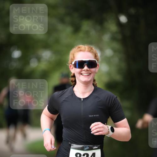 30.08.2026 - Elbe Triathlon Hamburg Antke Förster http://msf.ph/oto/10100720 30.08.2026 11:08:39 Laufen 824 meine-sportfotos.de