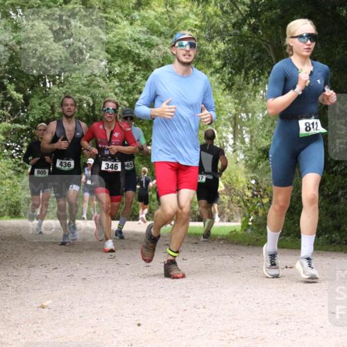 30.08.2026 - Elbe Triathlon Hamburg Antke Förster http://msf.ph/oto/10100739 30.08.2026 11:12:12 Laufen 805, 436, 346, 565, 812, 97, 13 meine-sportfotos.de
