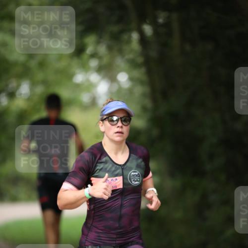 30.08.2026 - Elbe Triathlon Hamburg Antke Förster http://msf.ph/oto/10100758 30.08.2026 11:09:01 Laufen 7001 meine-sportfotos.de