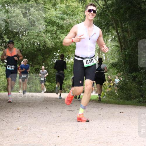 30.08.2026 - Elbe Triathlon Hamburg Antke Förster http://msf.ph/oto/10100769 30.08.2026 11:12:31 Laufen 1114, 990, 640 meine-sportfotos.de