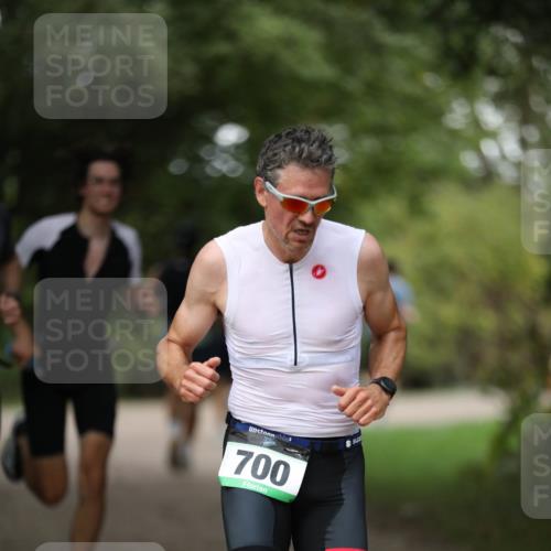 30.08.2026 - Elbe Triathlon Hamburg Antke Förster http://msf.ph/oto/10100780 30.08.2026 11:09:26 Laufen 20, 3, 700 meine-sportfotos.de