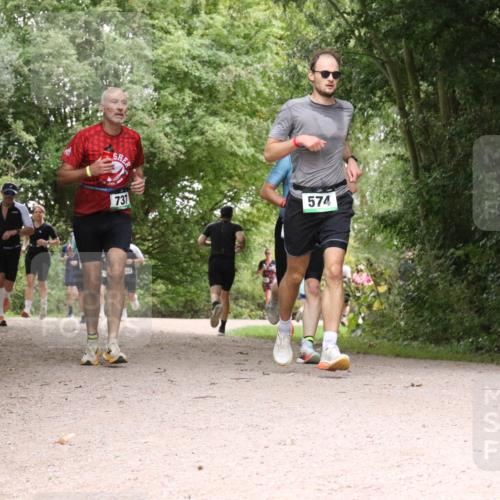 30.08.2026 - Elbe Triathlon Hamburg Antke Förster http://msf.ph/oto/10100787 30.08.2026 11:12:40 Laufen 737, 574 meine-sportfotos.de
