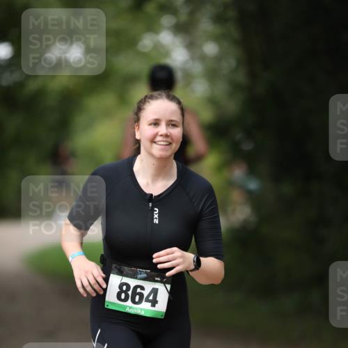 30.08.2026 - Elbe Triathlon Hamburg Antke Förster http://msf.ph/oto/10100792 30.08.2026 11:09:34 Laufen 864, 2 meine-sportfotos.de