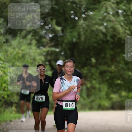 30.08.2026 - Elbe Triathlon Hamburg Antke Förster http://msf.ph/oto/10100796 30.08.2026 11:09:46 Laufen 879, 810 meine-sportfotos.de