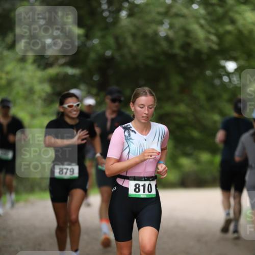 30.08.2026 - Elbe Triathlon Hamburg Antke Förster http://msf.ph/oto/10100798 30.08.2026 11:09:46 Laufen 879, 810 meine-sportfotos.de