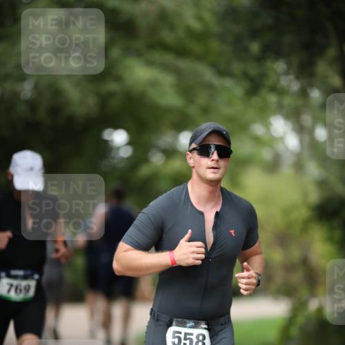 30.08.2026 - Elbe Triathlon Hamburg Antke Förster http://msf.ph/oto/10100808 30.08.2026 11:09:50 Laufen 769, 558 meine-sportfotos.de